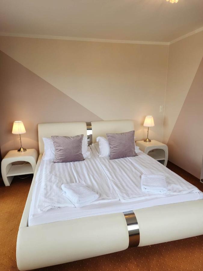 Kiljan Apartments & Rooms Blonduos Ngoại thất bức ảnh